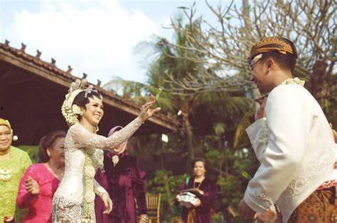 走错婚礼娶对妻,喜结良缘的奇妙姻缘